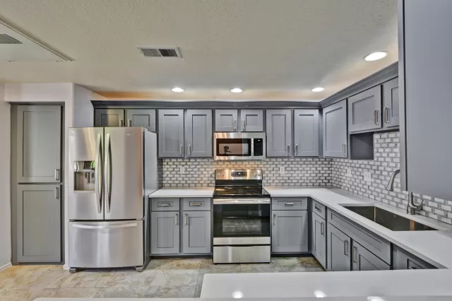 MLS: 6038118 Condo For Sale