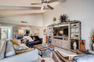 Photo #6: 6038205 Listing