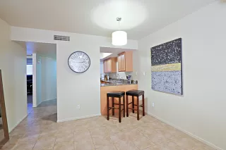 Photo #5: 6038602 Listing