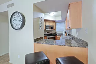 Photo #6: 6038602 Listing