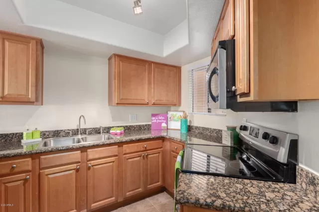 MLS: 6039172 Condo For Sale