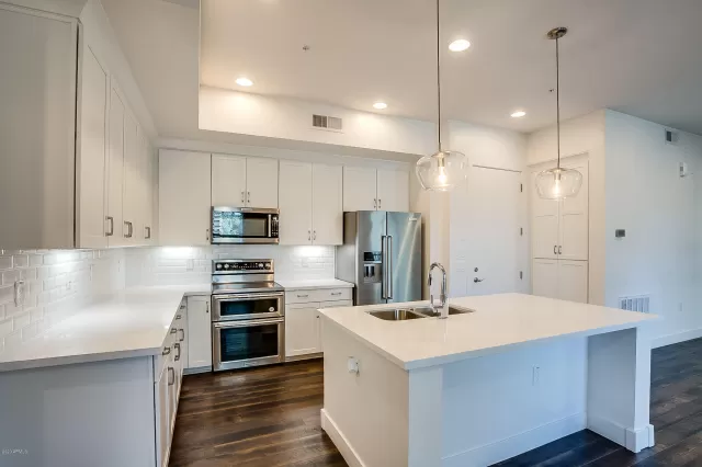 MLS: 6039819 Condo For Sale