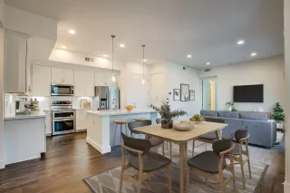 Photo #2: 6039819 Listing