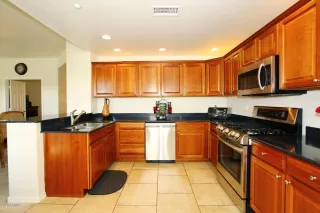 Photo #4: 6039909 Listing