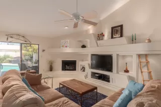 Photo #4: 6039960 Listing