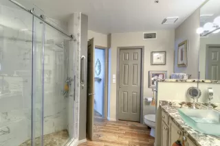 Photo #6: 6040597 Listing