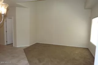 Photo #6: 6040815 Listing