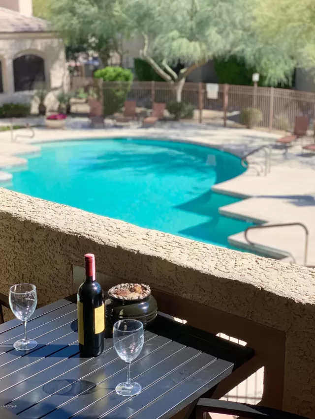 MLS: 6040908 Condo For Sale