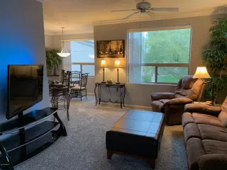 Photo #6: 6040908 Listing