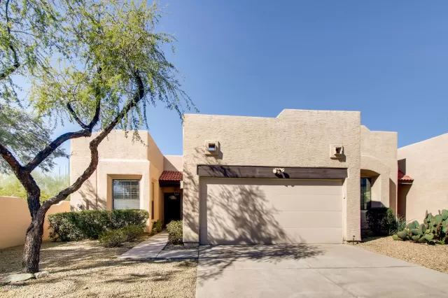 MLS: 6040925 Condo For Sale