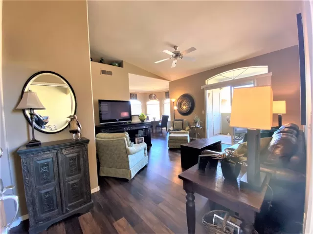 MLS: 6040926 Condo For Sale