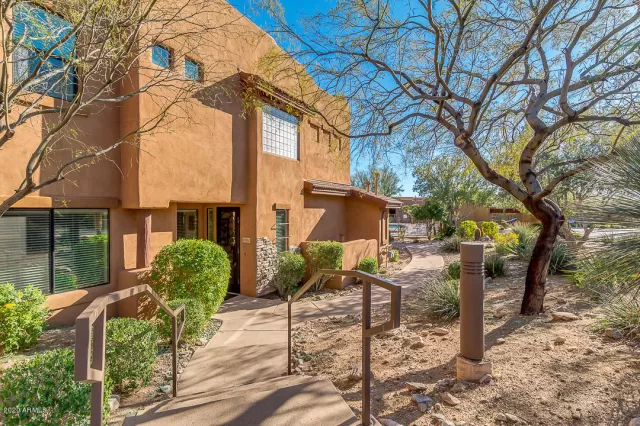 MLS: 6041261 Condo For Sale