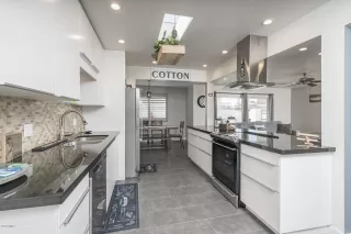 Photo #5: 6041287 Listing