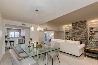 Photo #2: 6041839 Listing 