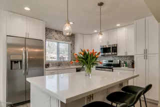 Photo #5: 6041839 Listing 