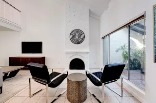 Photo #3: 6041903 Listing