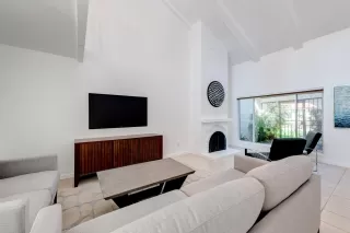 Photo #5: 6041903 Listing