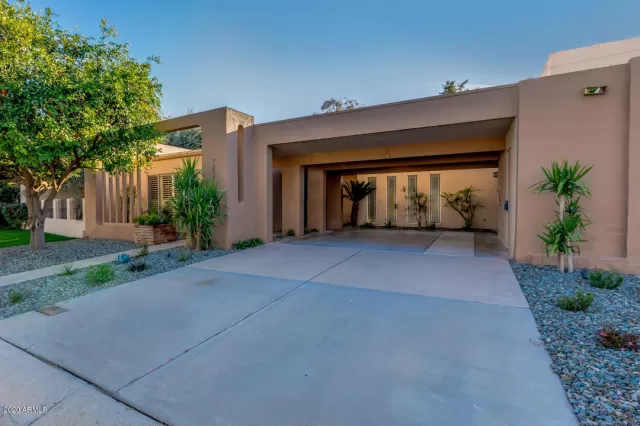 MLS: 6041931 Condo For Sale