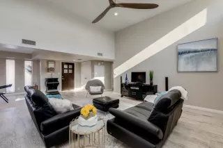 Photo #2: 6041931 Listing 