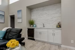 Photo #5: 6041931 Listing 