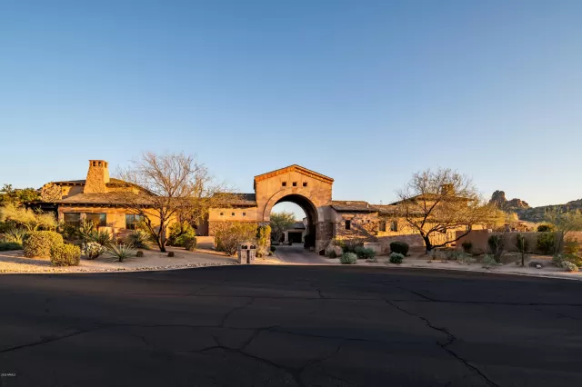 MLS: 6041945 Condo For Sale