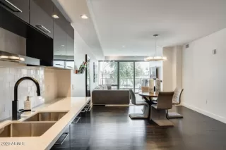 Photo #6: 6042038 Listing