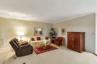 Photo #6: 6042308 Listing