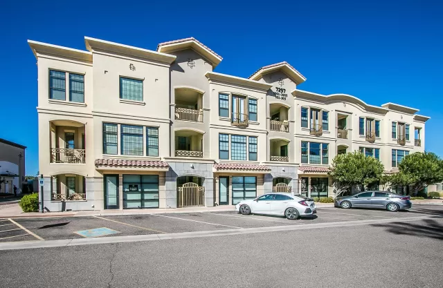 MLS: 6042978 Condo For Sale