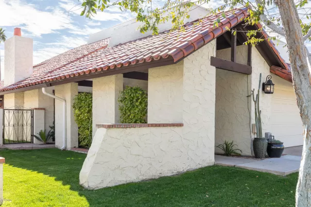 MLS: 6043176 Condo For Sale