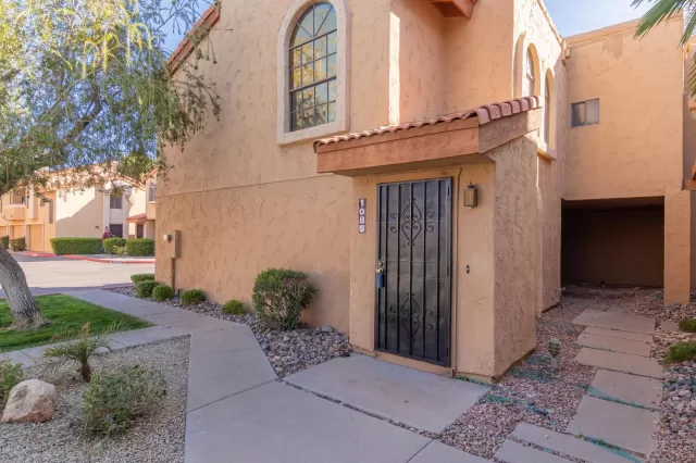 MLS: 6043337 Condo For Sale