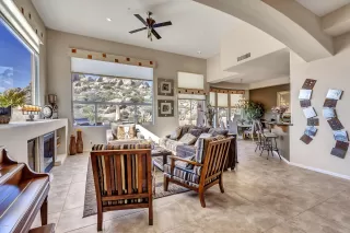 Photo #4: 6043625 Listing