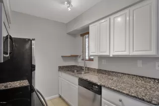 Photo #6: 6043899 Listing