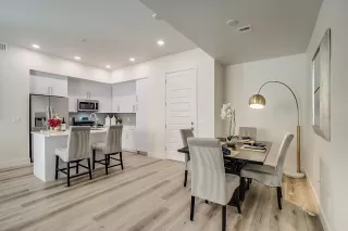 Photo #4: 6044458 Listing