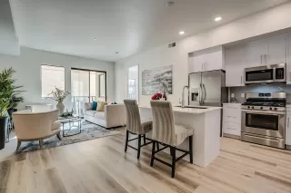 Photo #5: 6044458 Listing