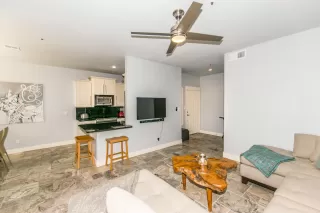 Photo #4: 6044475 Listing