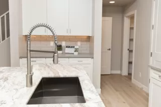 Photo #2: 6044640 Listing