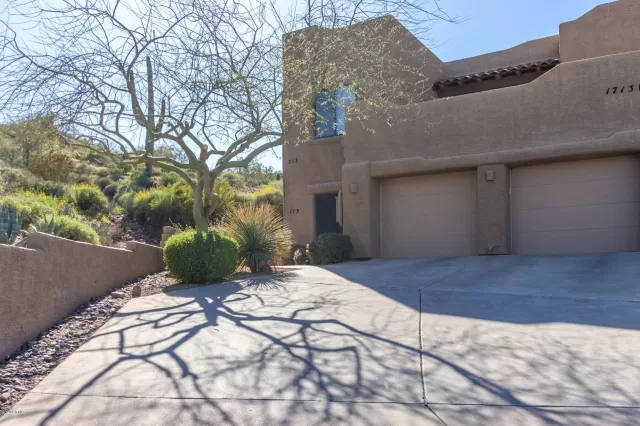 MLS: 6044677 Condo For Sale