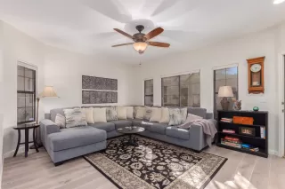 Photo #5: 6044677 Listing
