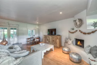 Photo #5: 6044840 Listing