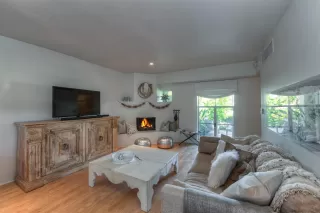 Photo #6: 6044840 Listing