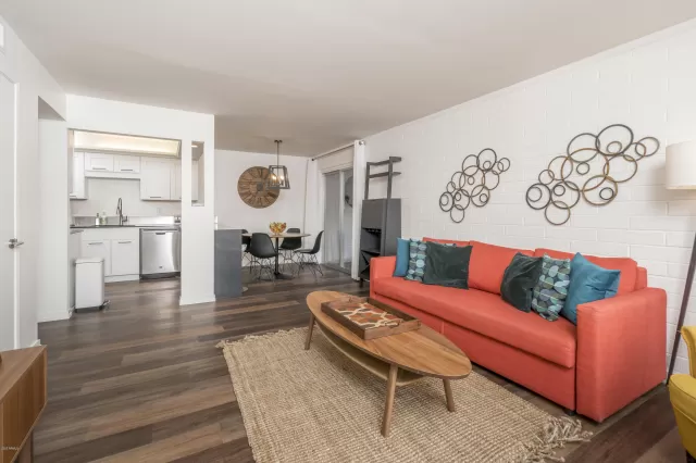 MLS: 6044871 Condo For Sale