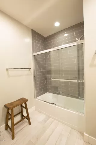 Photo #5: 6044929 Listing