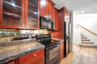 Photo #5: 6045425 Listing