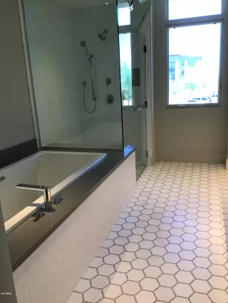 Photo #5: 6045789 Listing