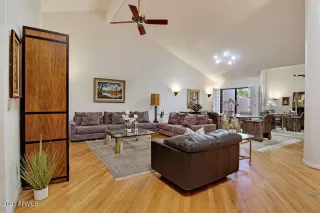 Photo #6: 6046180 Listing