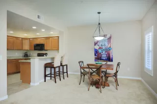 Photo #5: 6046395 Listing