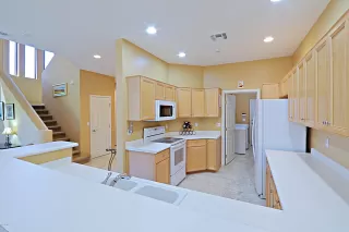 Photo #2: 6046695 Listing