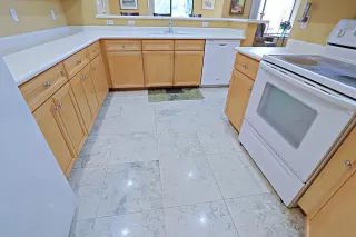 Photo #6: 6046695 Listing