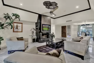 Photo #6: 6047415 Listing 