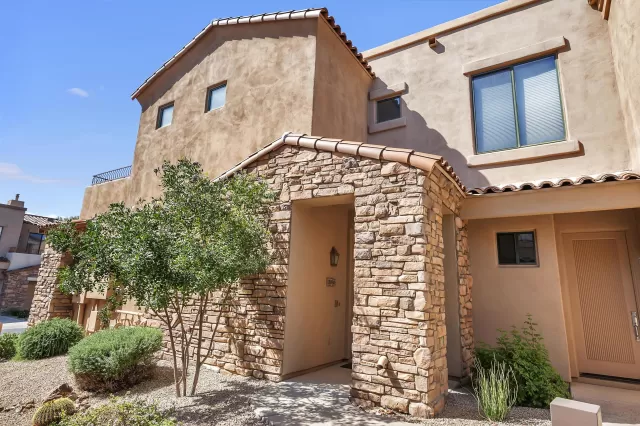 MLS: 6047434 Condo For Sale